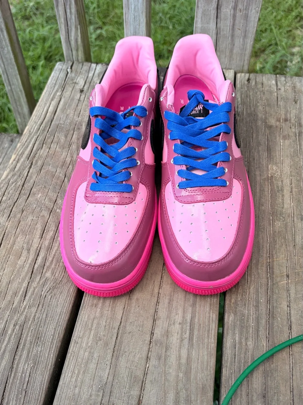 Kids Pink & Black Low-Top Sneakers with Blue Laces